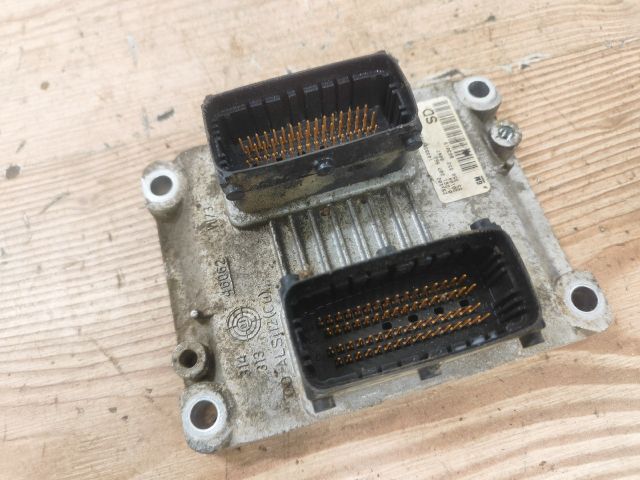 bontott OPEL CORSA C Motorvezérlő
