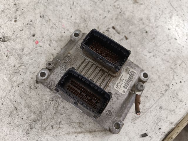 bontott OPEL CORSA C Motorvezérlő