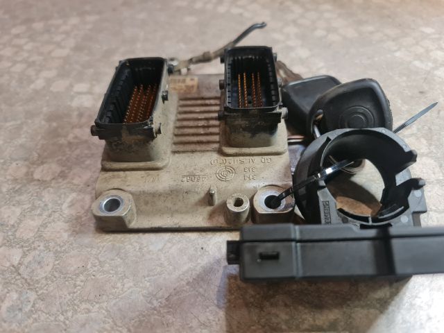 bontott OPEL CORSA C Motorvezérlő
