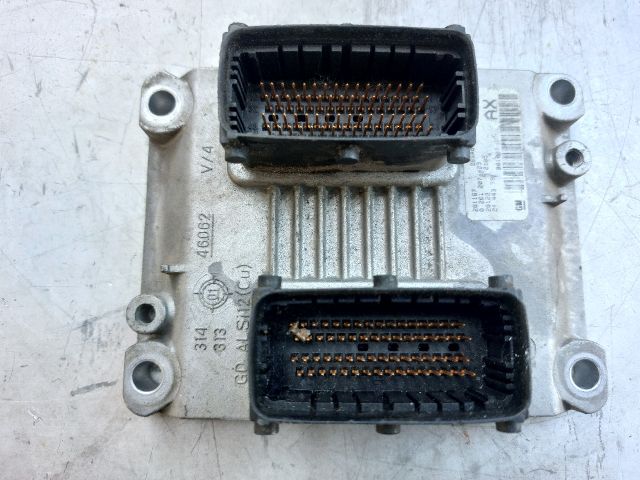 bontott OPEL CORSA C Motorvezérlő