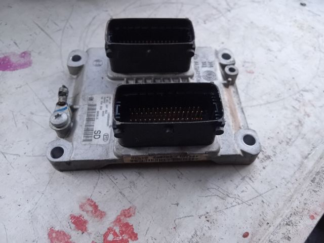 bontott OPEL CORSA C Motorvezérlő