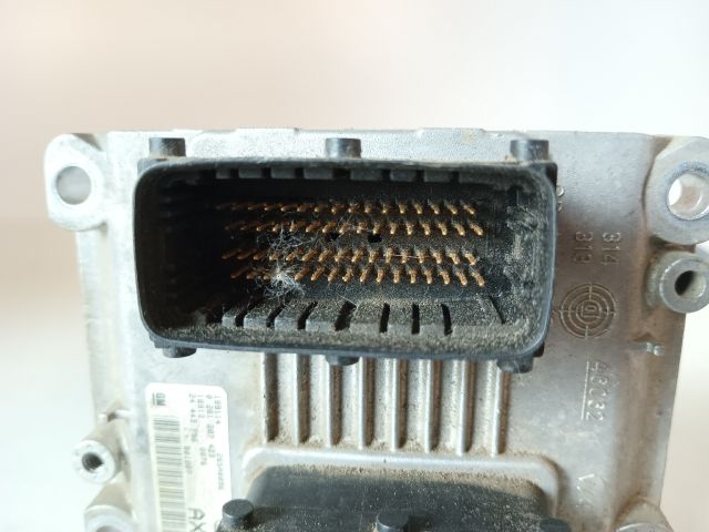 bontott OPEL CORSA C Motorvezérlő