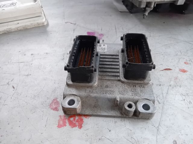 bontott OPEL CORSA C Motorvezérlő