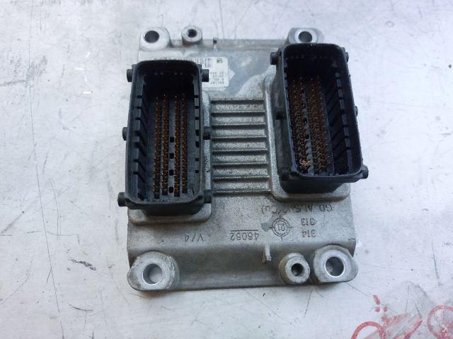 bontott OPEL CORSA C Motorvezérlő