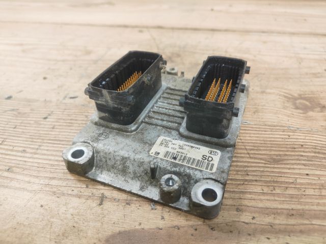 bontott OPEL CORSA C Motorvezérlő