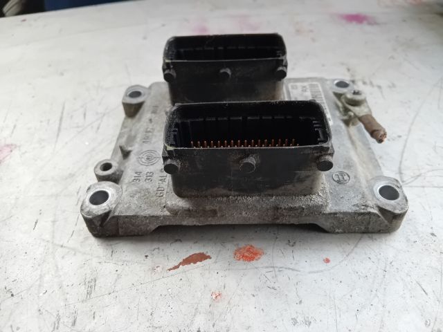 bontott OPEL CORSA C Motorvezérlő