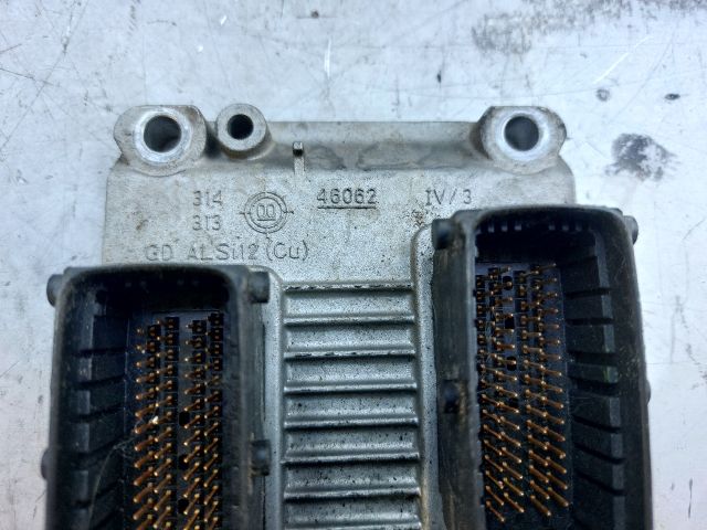 bontott OPEL CORSA C Motorvezérlő