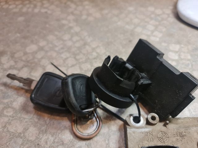 bontott OPEL CORSA C Motorvezérlő