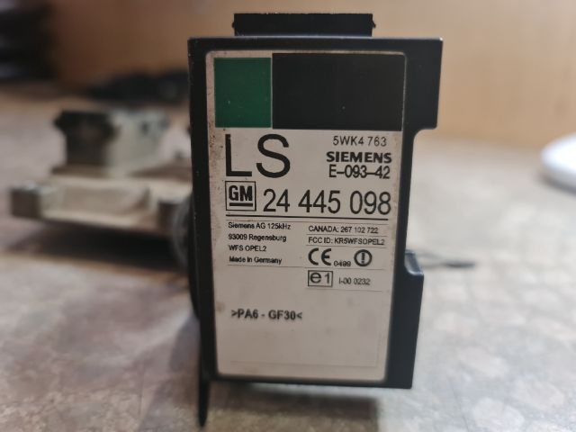 bontott OPEL CORSA C Motorvezérlő