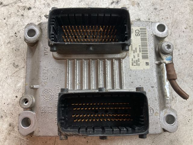 bontott OPEL CORSA C Motorvezérlő