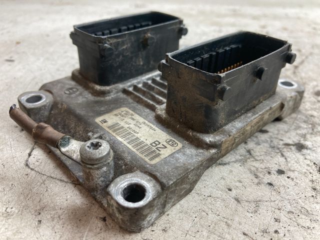 bontott OPEL CORSA C Motorvezérlő