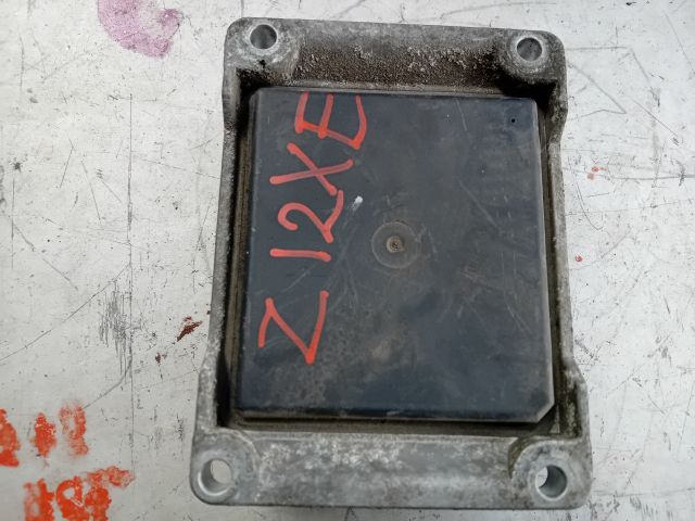 bontott OPEL CORSA C Motorvezérlő