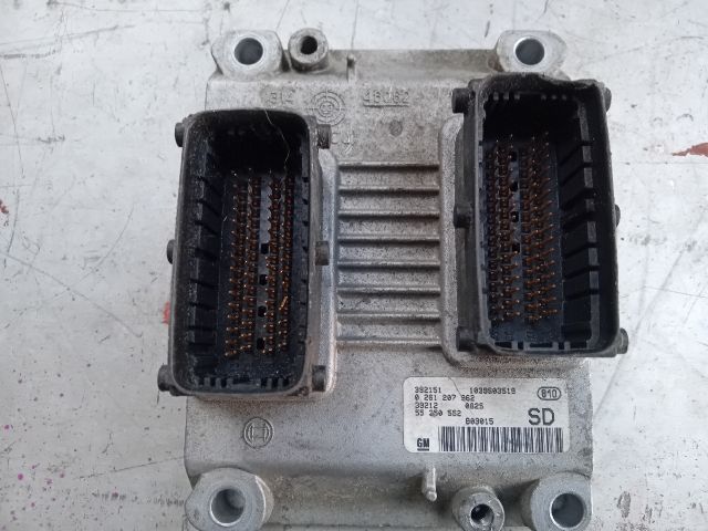 bontott OPEL CORSA C Motorvezérlő