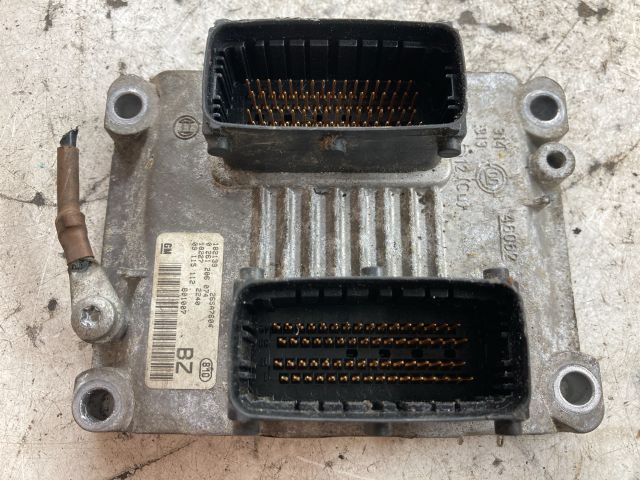 bontott OPEL CORSA C Motorvezérlő