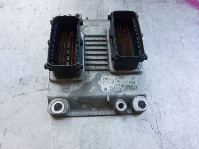 bontott OPEL CORSA C Motorvezérlő