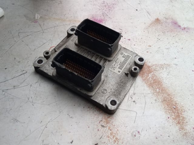 bontott OPEL CORSA C Motorvezérlő