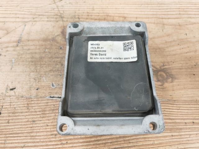 bontott OPEL CORSA C Motorvezérlő