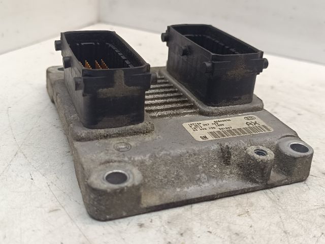 bontott OPEL CORSA C Motorvezérlő