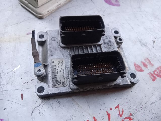 bontott OPEL CORSA C Motorvezérlő