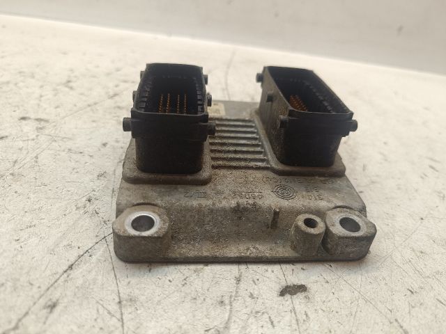 bontott OPEL CORSA C Motorvezérlő