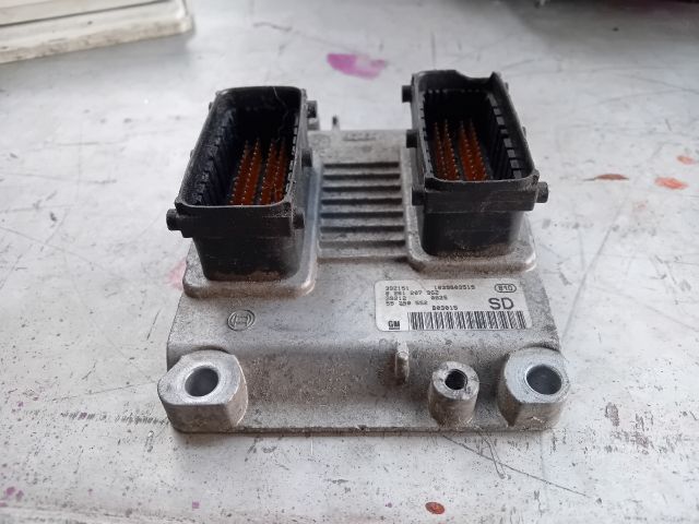 bontott OPEL CORSA C Motorvezérlő
