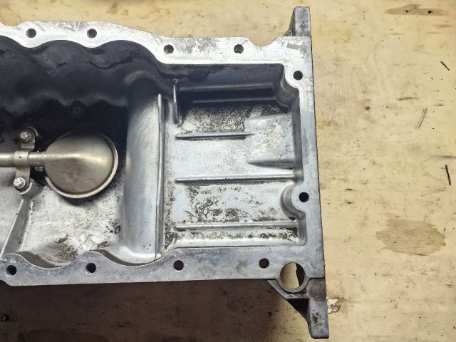 bontott OPEL CORSA C Olajteknő