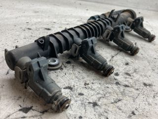 bontott OPEL CORSA C Porlasztó Sor / Híd