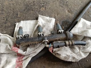 bontott OPEL CORSA C Porlasztó Sor / Híd