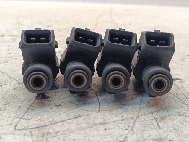 bontott OPEL CORSA C Porlasztó Sor / Híd