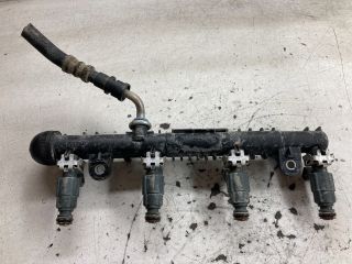 bontott OPEL CORSA C Porlasztó Sor / Híd