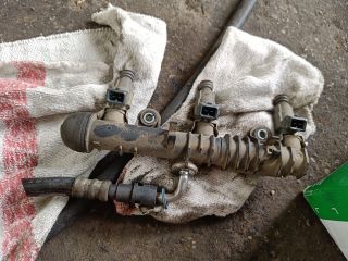 bontott OPEL CORSA C Porlasztó Sor / Híd