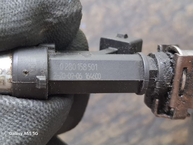 bontott OPEL CORSA C Porlasztó Sor / Híd