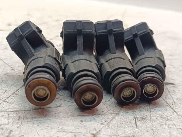 bontott OPEL CORSA C Porlasztó Sor / Híd