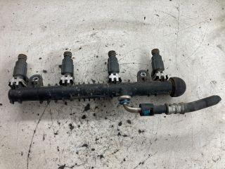 bontott OPEL CORSA C Porlasztó Sor / Híd