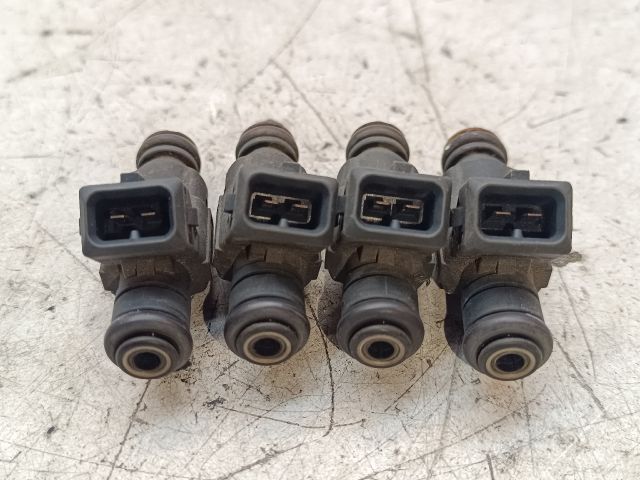 bontott OPEL CORSA C Porlasztó Sor / Híd