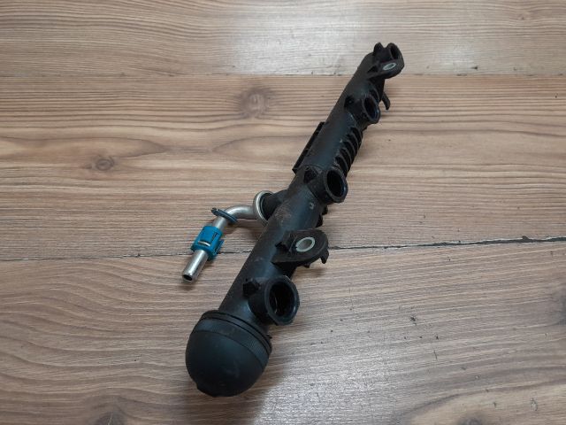 bontott OPEL CORSA C Porlasztó Sor / Híd