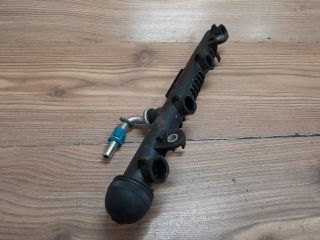 bontott OPEL CORSA C Porlasztó Sor / Híd