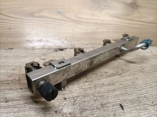 bontott OPEL CORSA C Porlasztó Sor / Híd