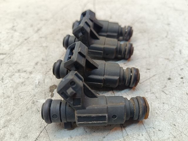 bontott OPEL CORSA C Porlasztó Sor / Híd