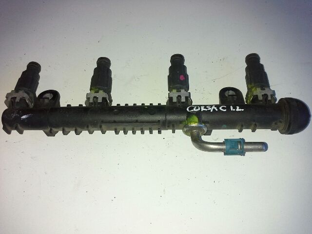 bontott OPEL CORSA C Porlasztó Sor / Híd