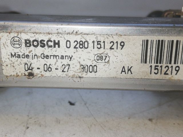 bontott OPEL CORSA C Porlasztó Sor / Híd