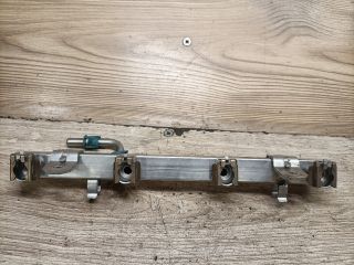 bontott OPEL CORSA C Porlasztó Sor / Híd