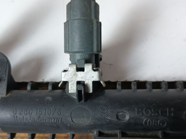 bontott OPEL CORSA C Porlasztó Sor / Híd