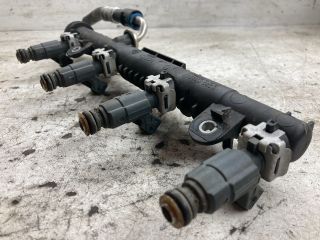 bontott OPEL CORSA C Porlasztó Sor / Híd