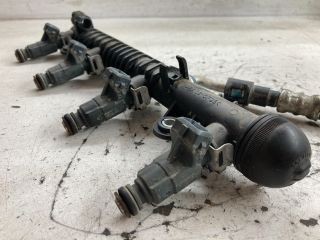 bontott OPEL CORSA C Porlasztó Sor / Híd