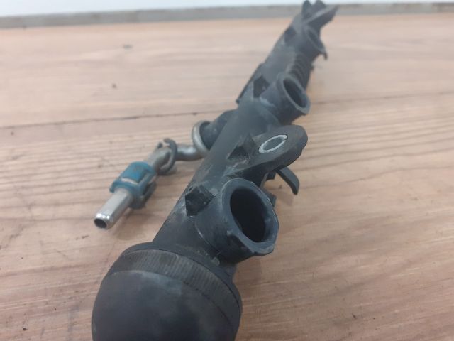 bontott OPEL CORSA C Porlasztó Sor / Híd