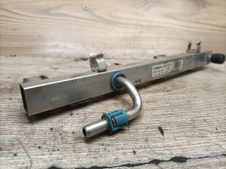 bontott OPEL CORSA C Porlasztó Sor / Híd