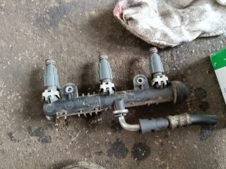 bontott OPEL CORSA C Porlasztó Sor / Híd