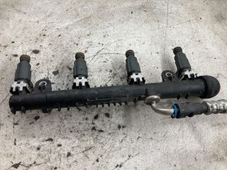 bontott OPEL CORSA C Porlasztó Sor / Híd