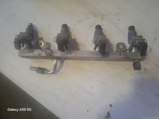 bontott OPEL CORSA C Porlasztó Sor / Híd